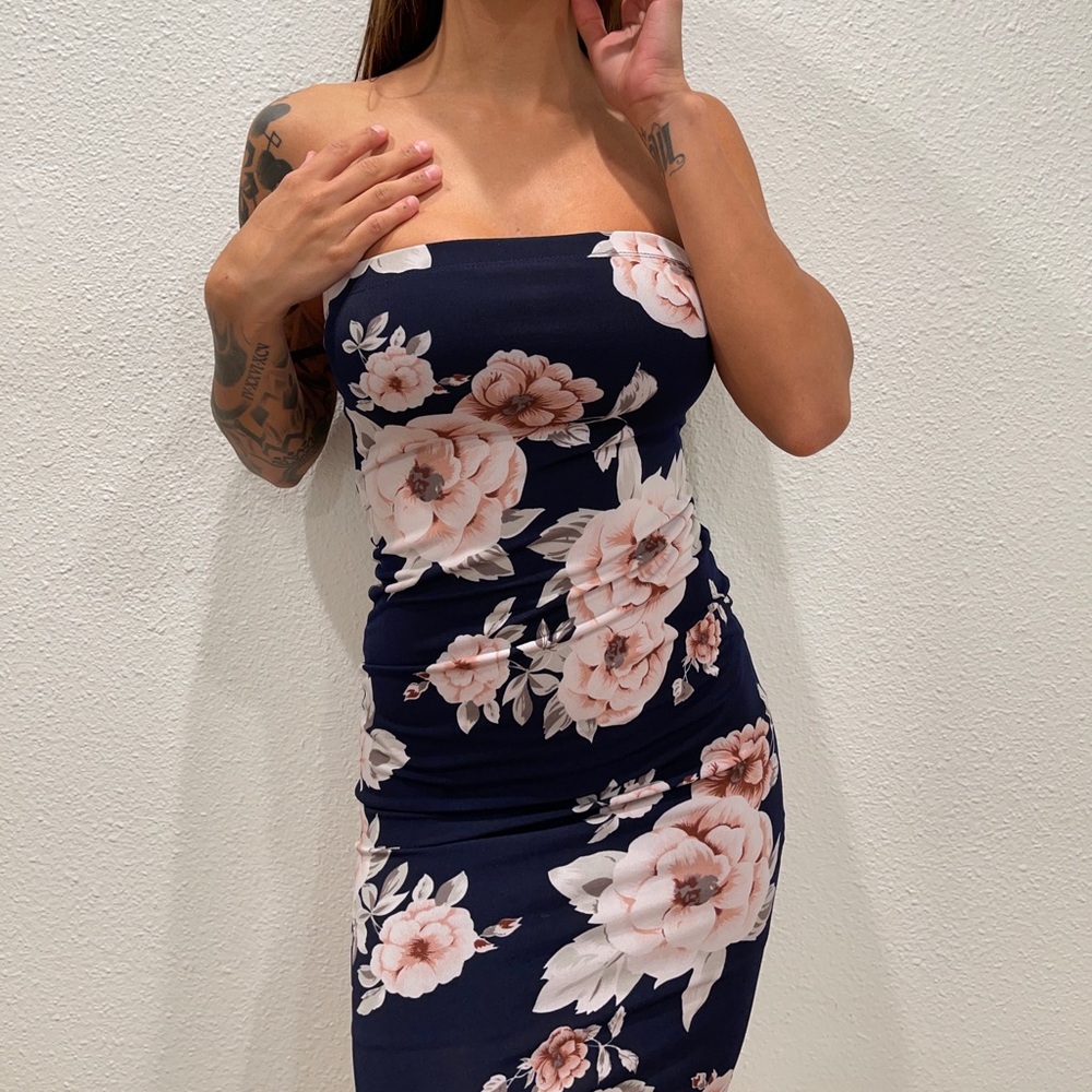 Small Fashion Nova dress